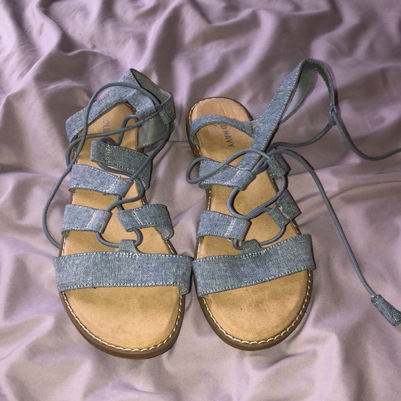 Old navy sandals - Picture 2 of 3